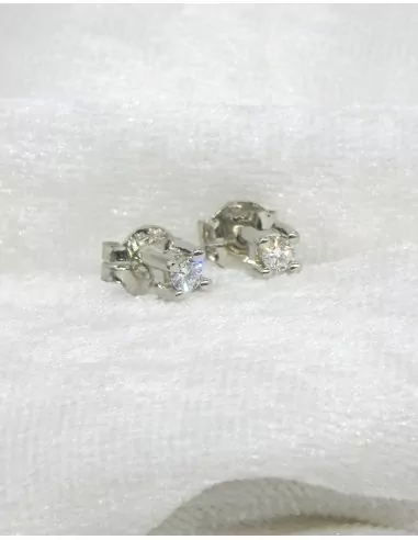Pendientes PLATINO 4 garras cuadrado diamantes 0.18ct