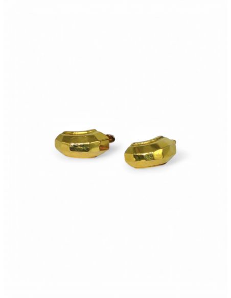 Pendientes medio aro labrado oro 18k.
