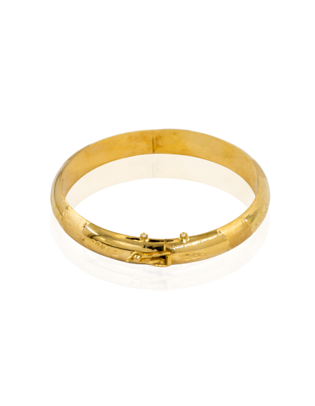 Pulsera media caña labrada satinada 6.2cm oro 18k - Joyería Orocash