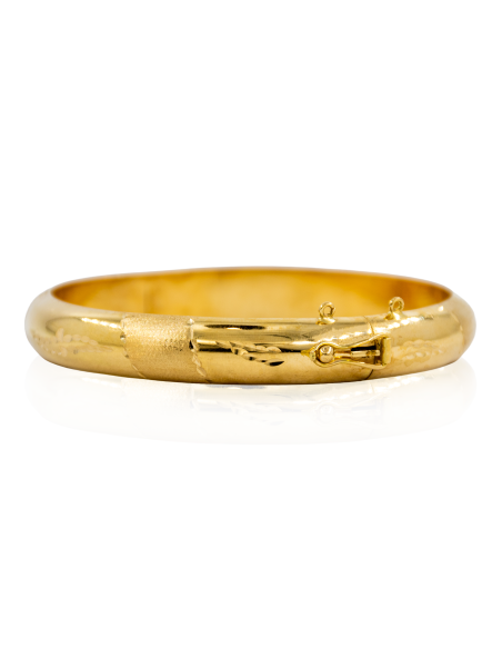 Pulsera media caña labrada satinada 6.2cm oro 18k - Joyería Orocash